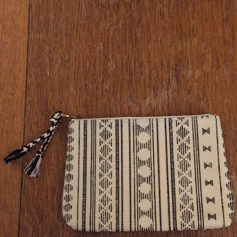 [SOLD] Madewell mini pom-pom pouch